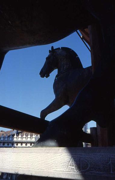 20-Piazza San Marco,loggia dei cavalli,26 marzo 1989.jpg